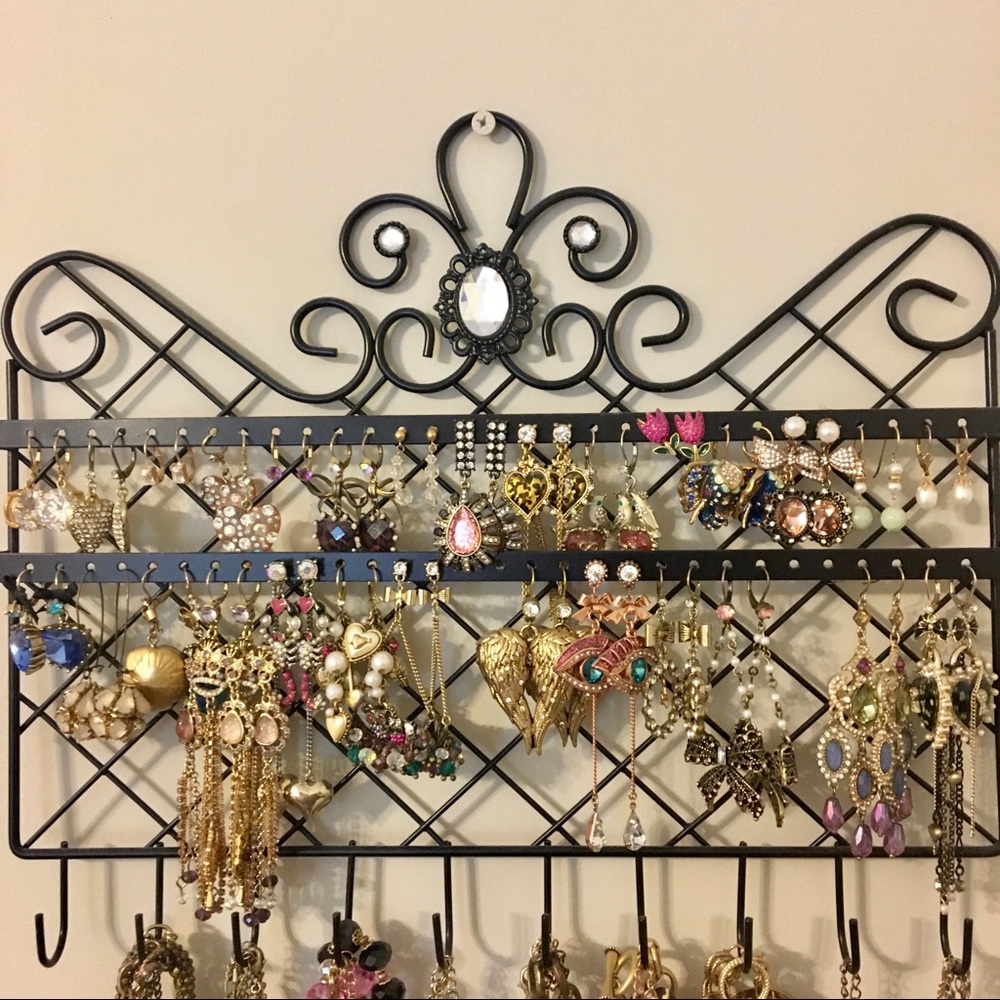 Selling my Bettery Johnson jewelry collection!